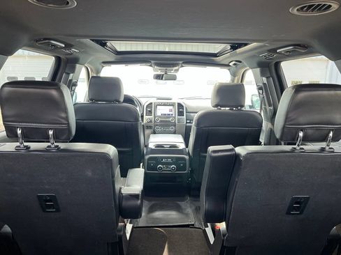 Used 2020 Ford Expedition XLT w/ Equipment Group 202A AWD/4WD image 23
