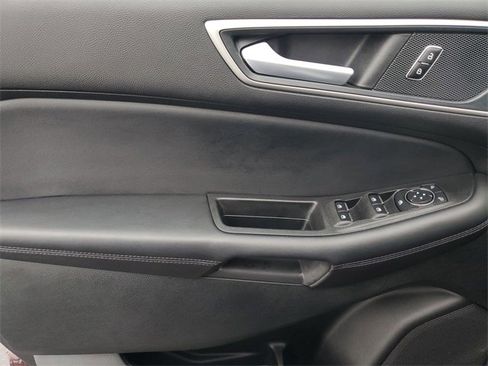 Certified 2024 Ford Edge SEL w/ Convenience Package image 9