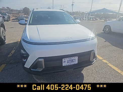 Used 2025 Hyundai Kona SEL image 4