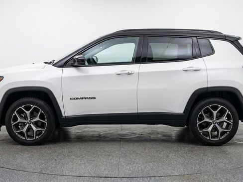 Used 2025 Jeep Compass Limited AWD/4WD image 5