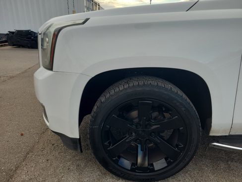 Used 2018 GMC Yukon SLT AWD/4WD image 10