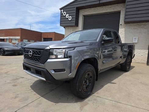 Used 2022 Nissan Frontier S AWD/4WD image 3