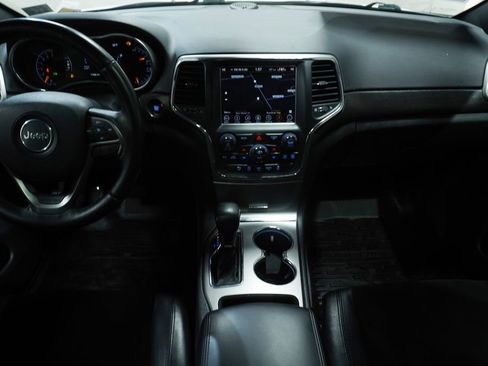Used 2018 Jeep Grand Cherokee Altitude image 17