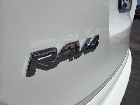 Used 2017 Toyota RAV4 XLE w/ Protection Package AWD/4WD image 17