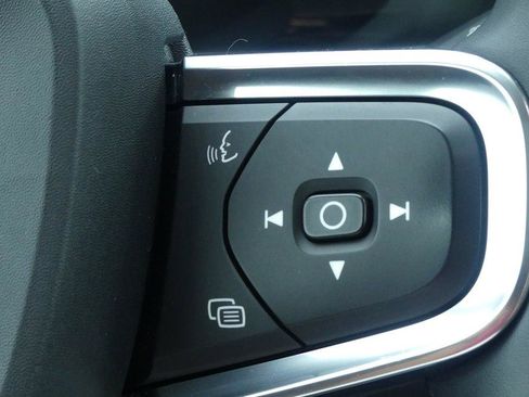Used 2024 Volvo XC40 B5 Plus AWD/4WD image 17