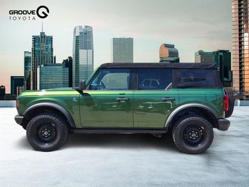Used 2022 Ford Bronco Black Diamond AWD/4WD image 2