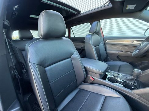 Used 2022 Volkswagen Atlas Cross Sport SEL R-Line image 44