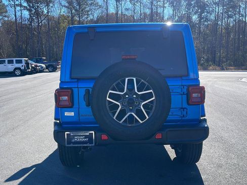 New 2026 Jeep Wrangler Unlimited Sahara AWD/4WD image 6