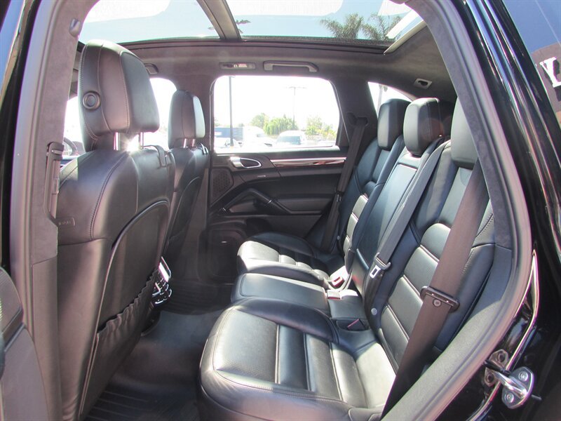 Used 2012 Porsche Cayenne Turbo AWD/4WD image 24