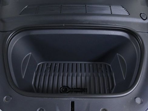 Used 2022 Tesla Model Y Performance image 21