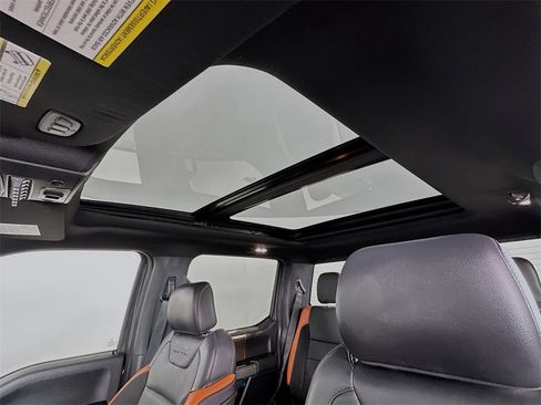 Used 2018 Ford F150 Raptor w/ Equipment Group 802A Luxury image 14