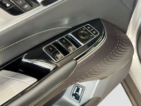 Used 2024 Cadillac Lyriq Tech AWD/4WD image 19