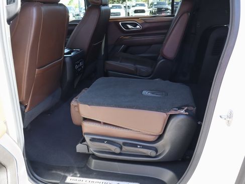 Used 2021 Chevrolet Suburban High Country w/ Premium Package image 46