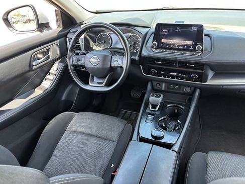 Used 2025 Nissan Rogue SV AWD/4WD image 15