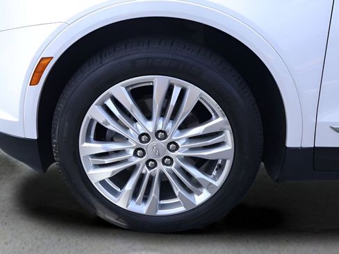 Used 2018 Cadillac XT5 Premium Luxury FWD image 28