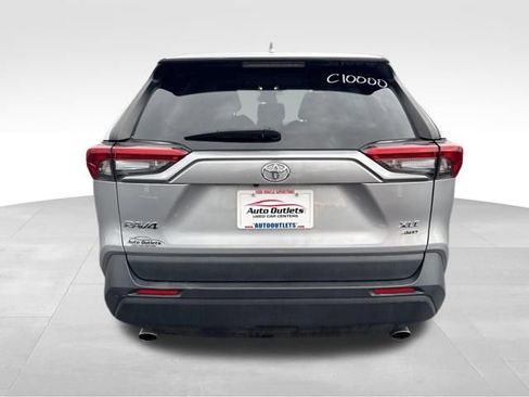 Used 2022 Toyota RAV4 XLE image 6