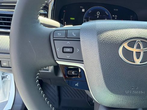 New 2026 Toyota Camry Hybrid FWD image 25