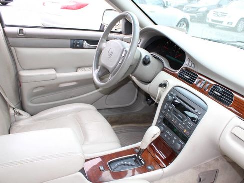 Used 2001 Cadillac Seville SLS w/ Premium Luxury Pkg image 12