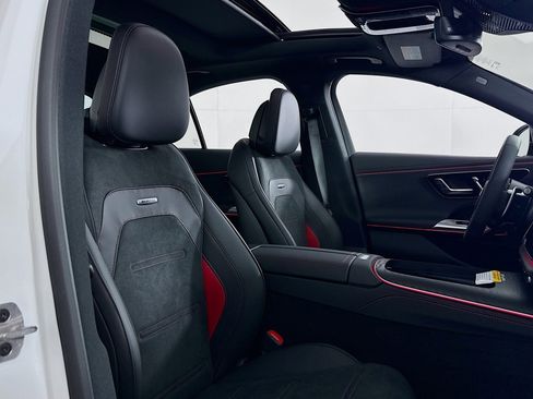 New 2026 Mercedes-Benz E 53 AMG e 4MATIC Sedan image 6