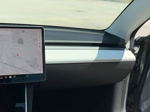Used 2019 Tesla Model 3 Mid Range RWD image 28