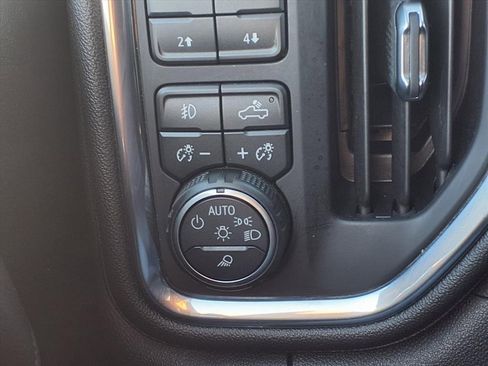 Used 2021 Chevrolet Silverado 1500 High Country w/ Technology Package image 13