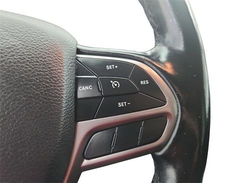 Used 2020 Jeep Cherokee Limited image 33