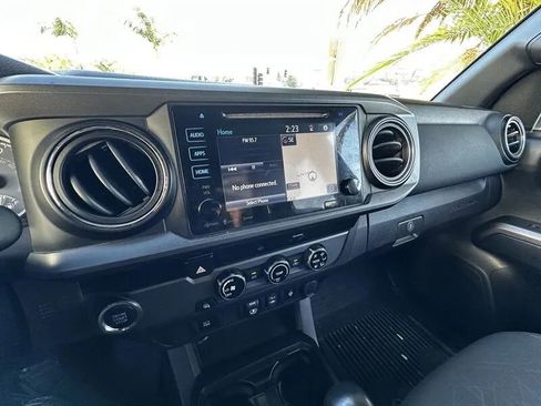 Used 2018 Toyota Tacoma TRD Sport RWD image 23