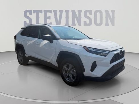Used 2025 Toyota RAV4 LE AWD/4WD image 6