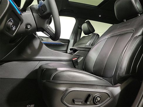 Used 2024 Jeep Grand Cherokee L Overland image 10