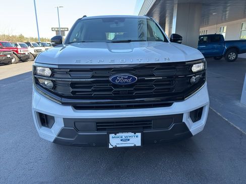 New 2026 Ford Expedition Max Active AWD/4WD image 2