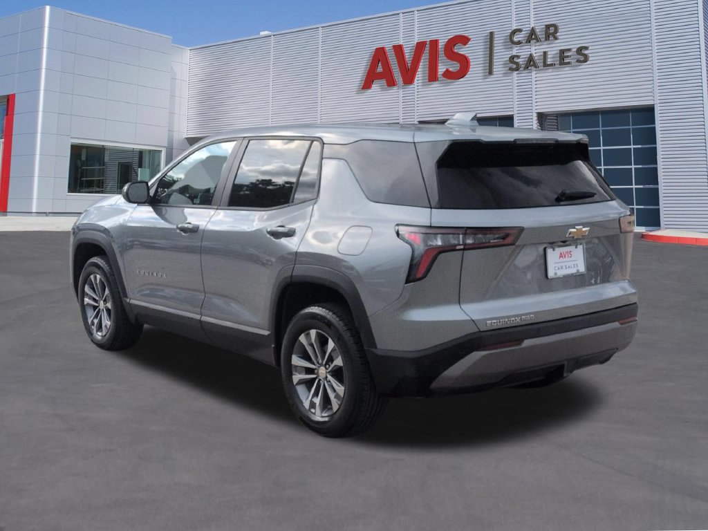 Used 2026 Chevrolet Equinox LT AWD/4WD image 9