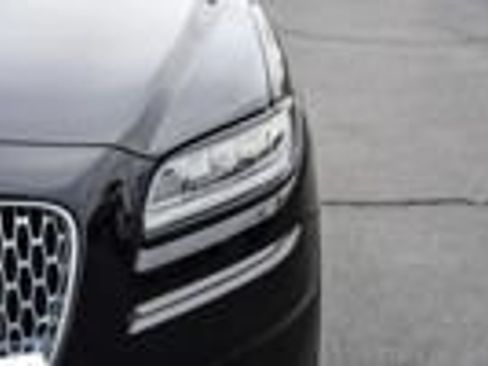 Used 2023 Lincoln Nautilus AWD w/ Premium Package image 12