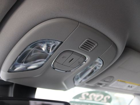 Certified 2022 Jeep Compass Latitude image 25