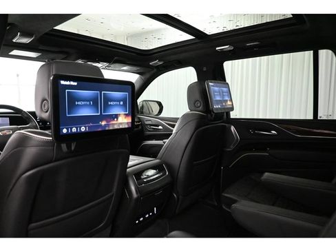 Used 2023 Cadillac Escalade Sport Platinum w/ LPO, ONYX Package AWD/4WD image 12