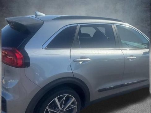 Used 2022 Kia Niro Touring Special Edition FWD image 11