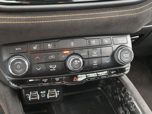 Used 2022 Dodge Durango R/T w/ Hemi Orange Plus Package AWD/4WD image 22