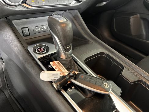 Used 2024 Nissan Sentra SV FWD image 17