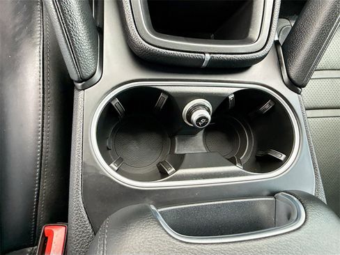 Used 2022 Porsche Cayenne Platinum Edition image 18