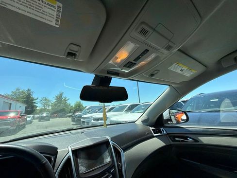 Used 2014 Cadillac SRX FWD image 16