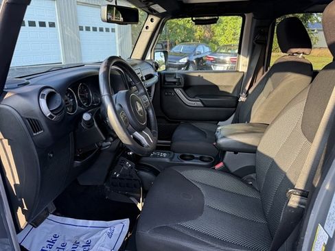 Used 2016 Jeep Wrangler Unlimited Sport AWD/4WD image 11