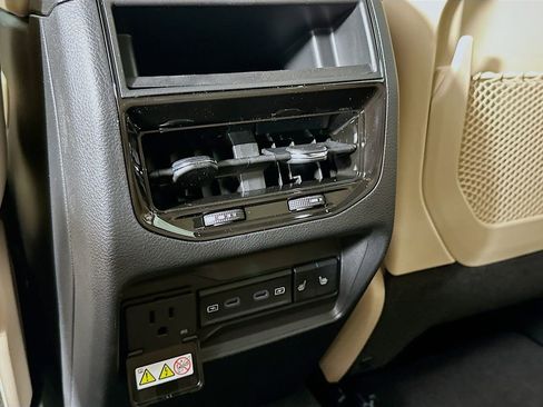 New 2026 Jeep Grand Cherokee Limited AWD/4WD image 32