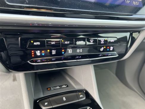 Used 2022 Chevrolet Bolt EUV Premier w/ Sun & Sound Package image 17