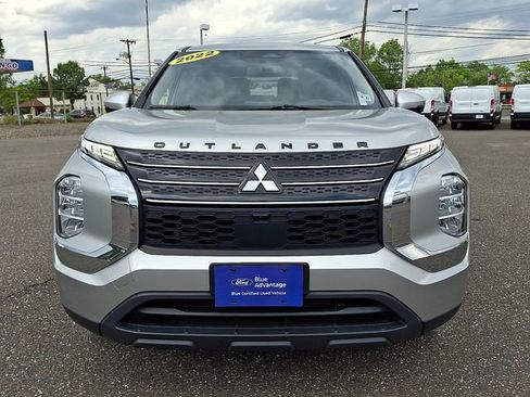 Used 2022 Mitsubishi Outlander ES FWD image 2