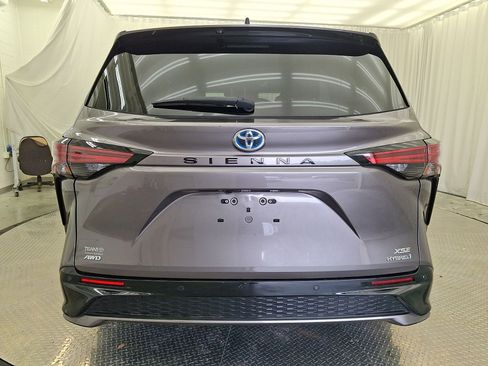Certified 2021 Toyota Sienna XSE w/ XSE Plus Package AWD/4WD image 27