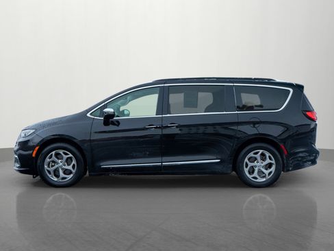 Used 2023 Chrysler Pacifica Limited image 4