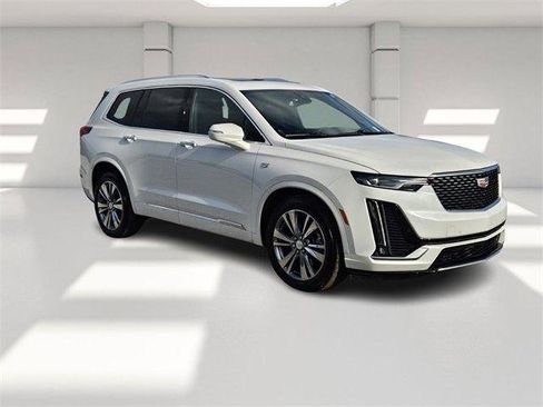 Certified 2025 Cadillac XT6 Premium Luxury image 7