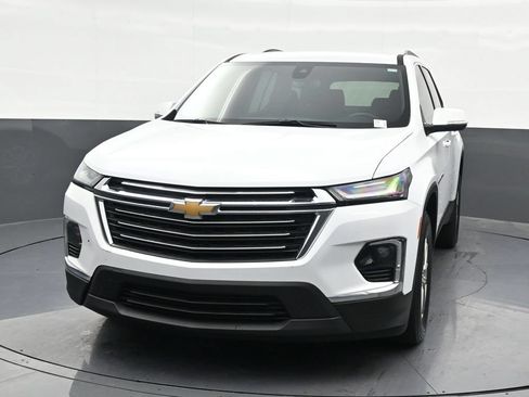 Used 2023 Chevrolet Traverse LT FWD image 9