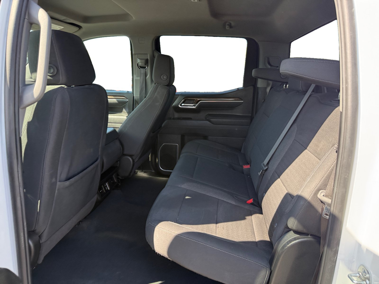 Used 2025 Chevrolet Silverado 1500 LT RWD image 16