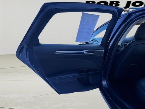 Used 2017 Ford Fusion SE w/ Equipment Group 201A image 27