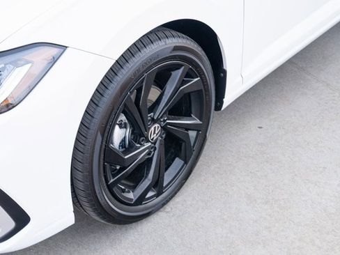 New 2026 Volkswagen Jetta SE image 9